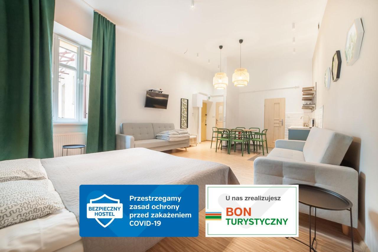 One-Bedroom Apartment ul Pędzichów 9